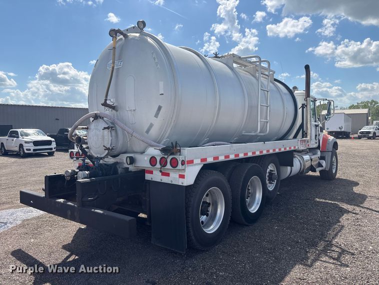 image for item EG8961 2012 Mack GU713 vacuum truck