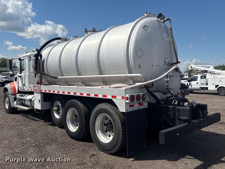 image for item EG8961 2012 Mack GU713 vacuum truck