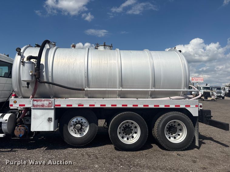 image for item EG8961 2012 Mack GU713 vacuum truck