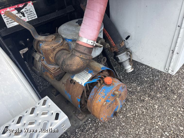 image for item EG8961 2012 Mack GU713 vacuum truck