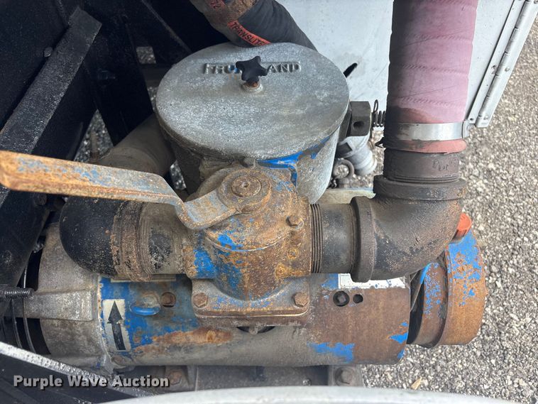 image for item EG8961 2012 Mack GU713 vacuum truck
