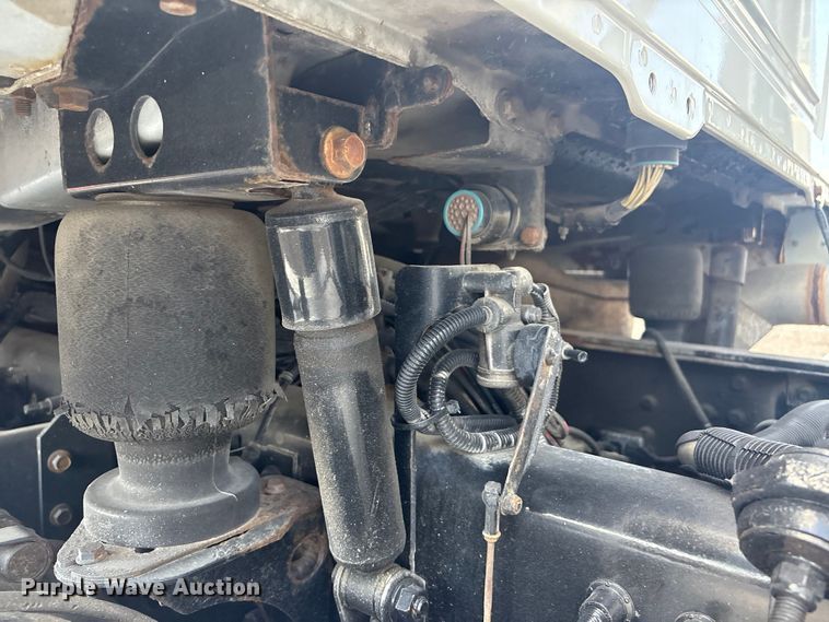 image for item EG8961 2012 Mack GU713 vacuum truck