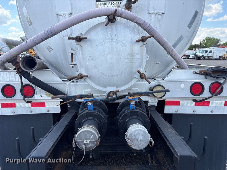 image for item EG8961 2012 Mack GU713 vacuum truck