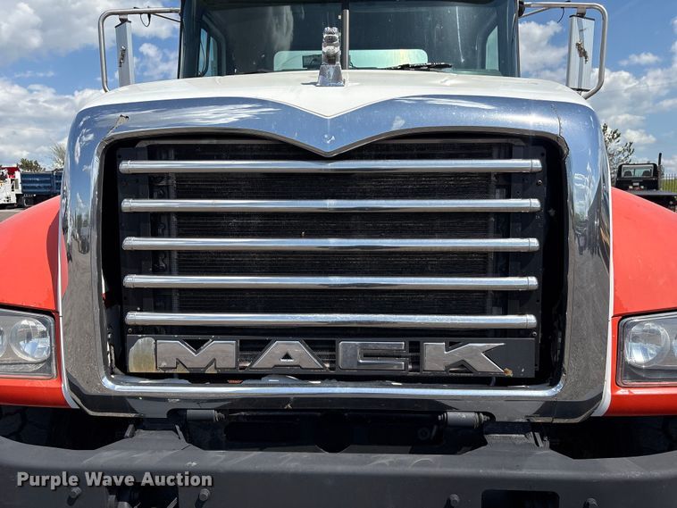 image for item EG8961 2012 Mack GU713 vacuum truck