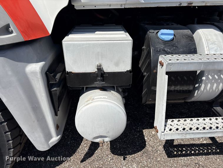 image for item EG8961 2012 Mack GU713 vacuum truck