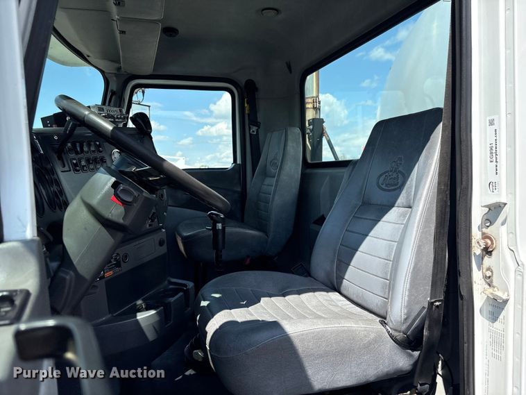 image for item EG8961 2012 Mack GU713 vacuum truck