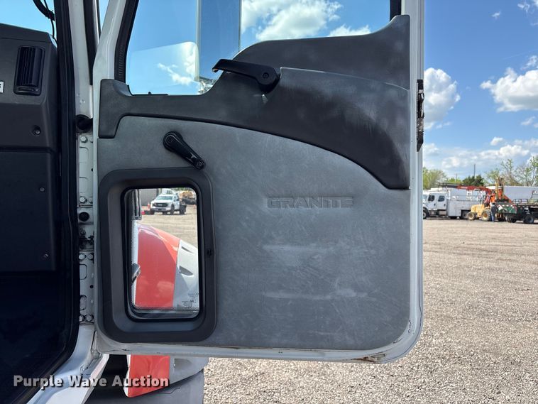 image for item EG8961 2012 Mack GU713 vacuum truck