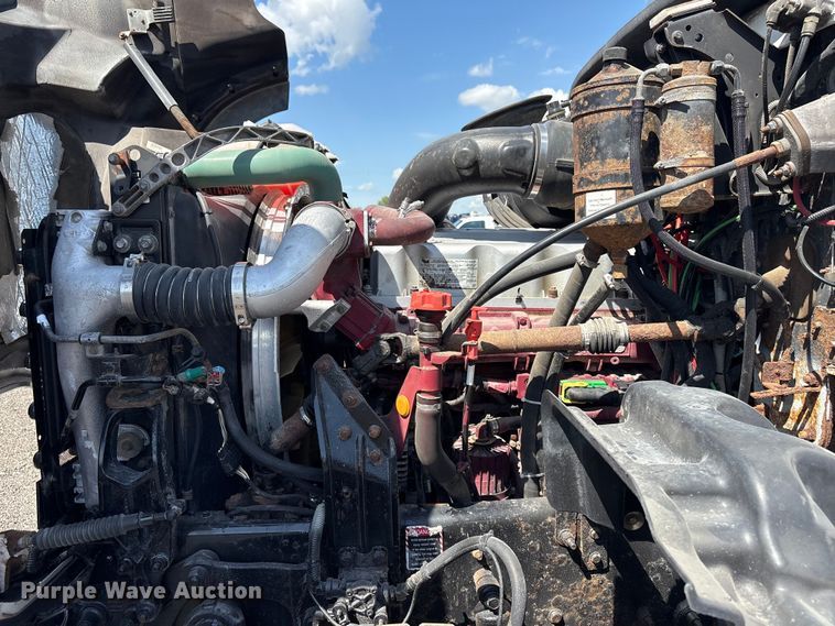 image for item EG8961 2012 Mack GU713 vacuum truck