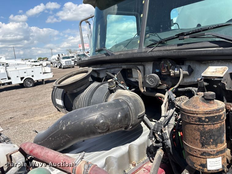 image for item EG8961 2012 Mack GU713 vacuum truck