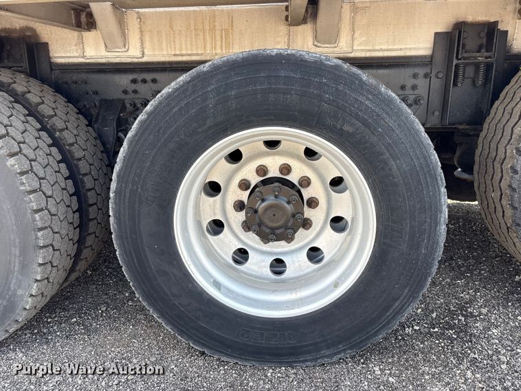 image for item EG8961 2012 Mack GU713 vacuum truck