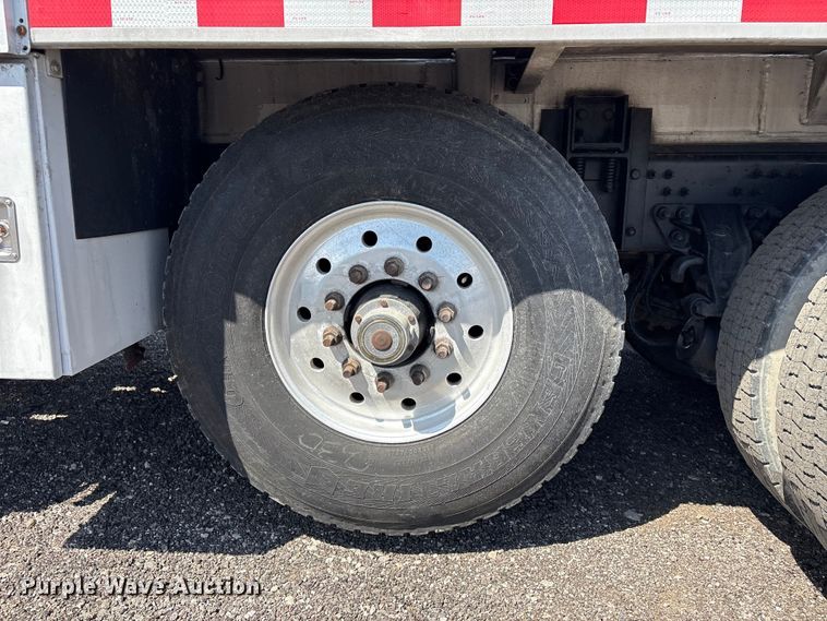 image for item EG8961 2012 Mack GU713 vacuum truck