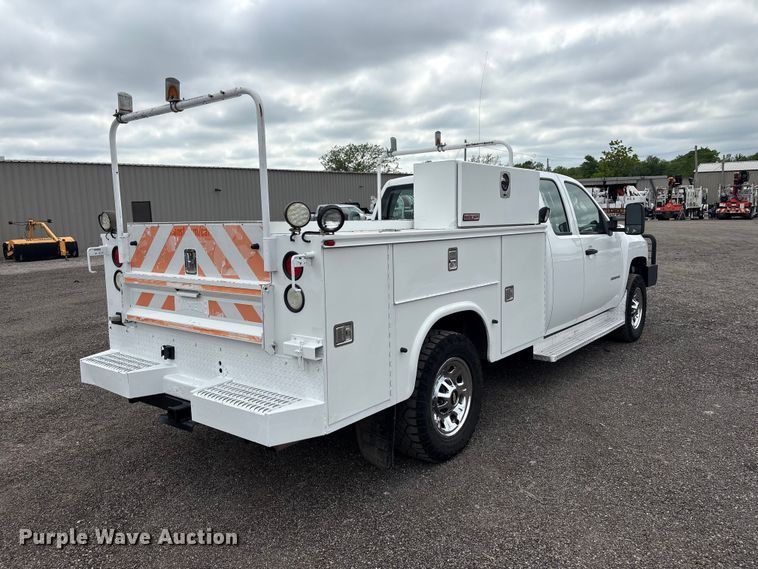 image for item EG9011 2011 Chevrolet 2500HD Ext. Cab utility bed pickup truck