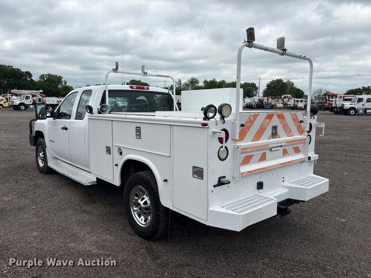 image for item EG9011 2011 Chevrolet 2500HD Ext. Cab utility bed pickup truck