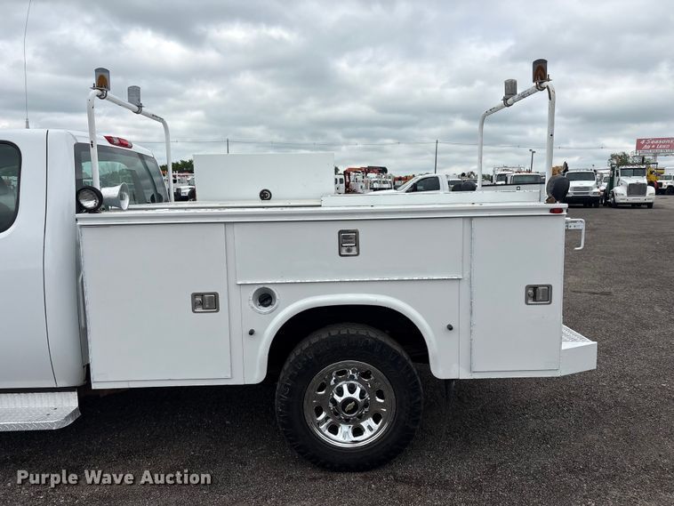 image for item EG9011 2011 Chevrolet 2500HD Ext. Cab utility bed pickup truck