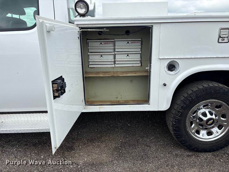 image for item EG9011 2011 Chevrolet 2500HD Ext. Cab utility bed pickup truck