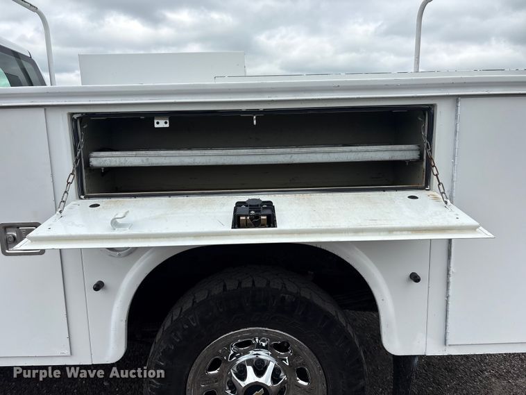 image for item EG9011 2011 Chevrolet 2500HD Ext. Cab utility bed pickup truck