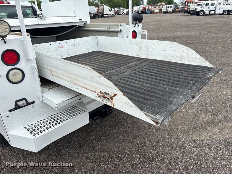 image for item EG9011 2011 Chevrolet 2500HD Ext. Cab utility bed pickup truck