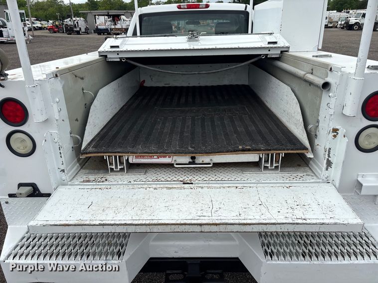 image for item EG9011 2011 Chevrolet 2500HD Ext. Cab utility bed pickup truck