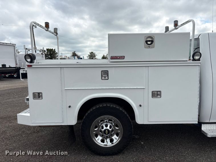 image for item EG9011 2011 Chevrolet 2500HD Ext. Cab utility bed pickup truck