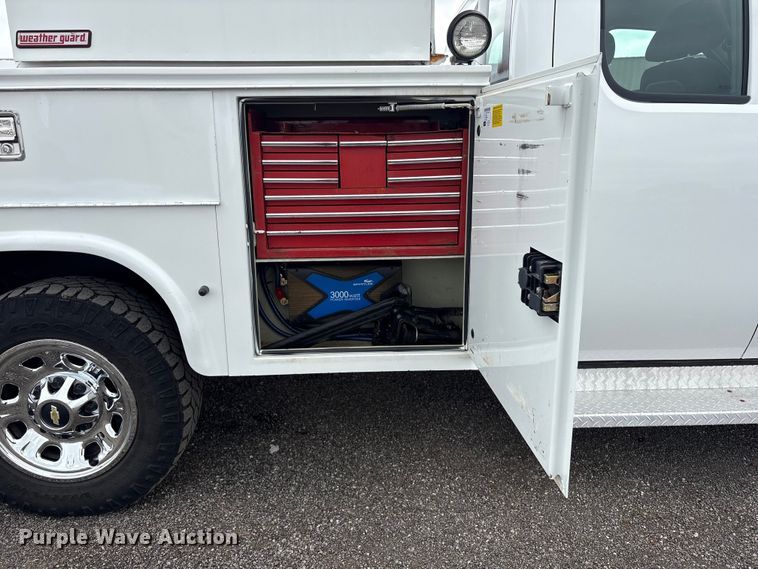 image for item EG9011 2011 Chevrolet 2500HD Ext. Cab utility bed pickup truck