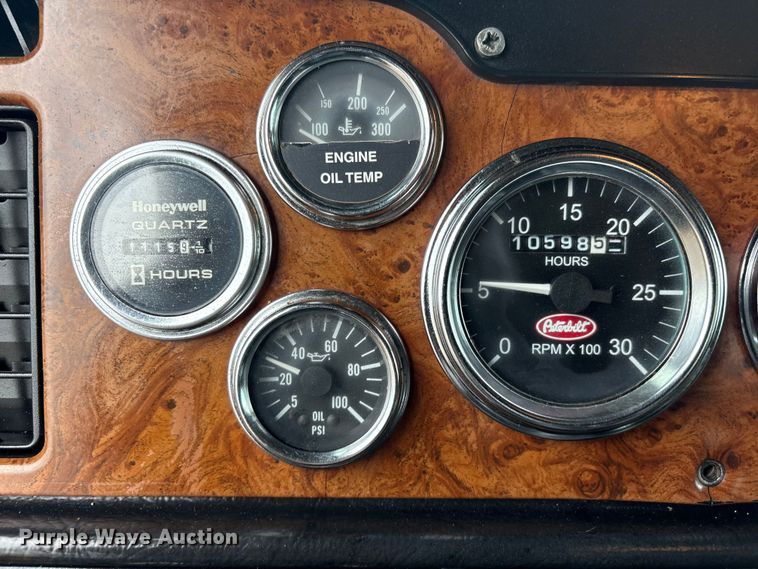 image for item EG9016 2003 Peterbilt 357 water truck