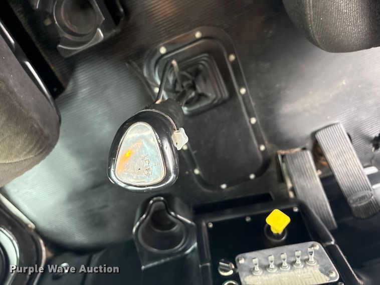 image for item EG9016 2003 Peterbilt 357 water truck