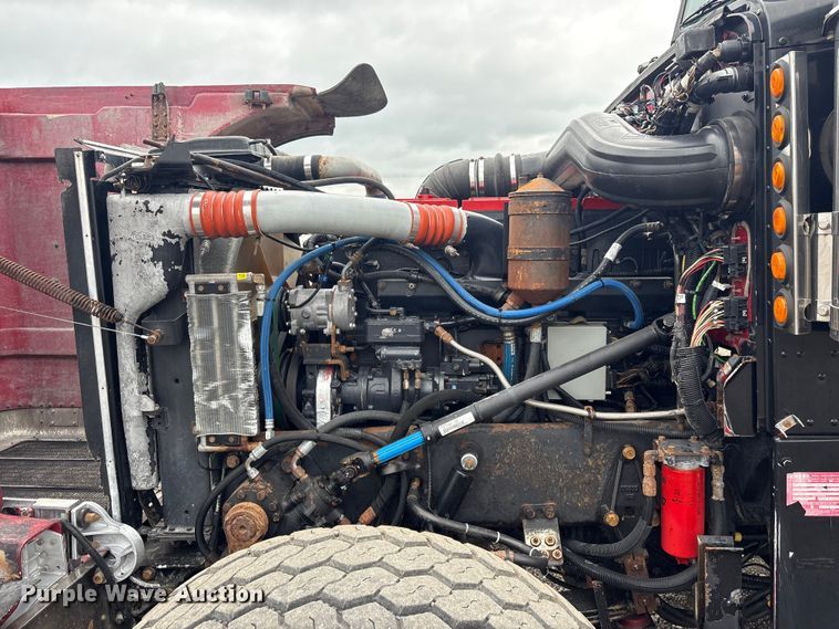 image for item EG9016 2003 Peterbilt 357 water truck