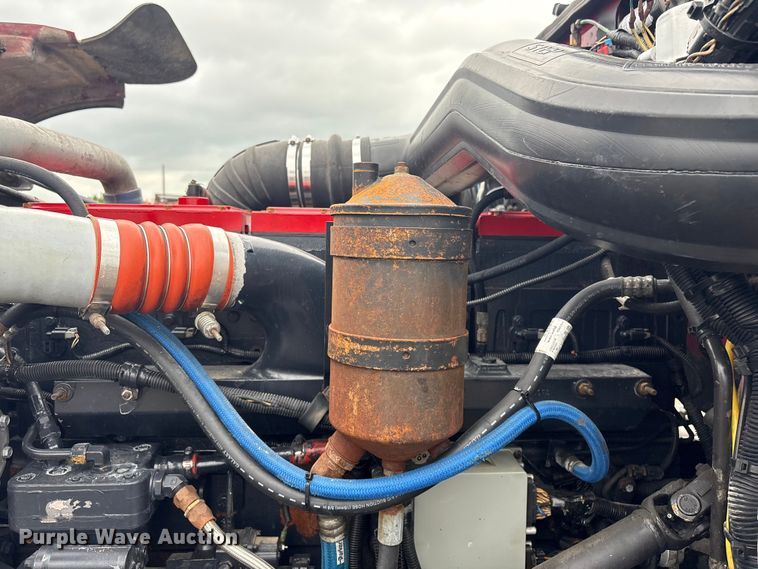 image for item EG9016 2003 Peterbilt 357 water truck