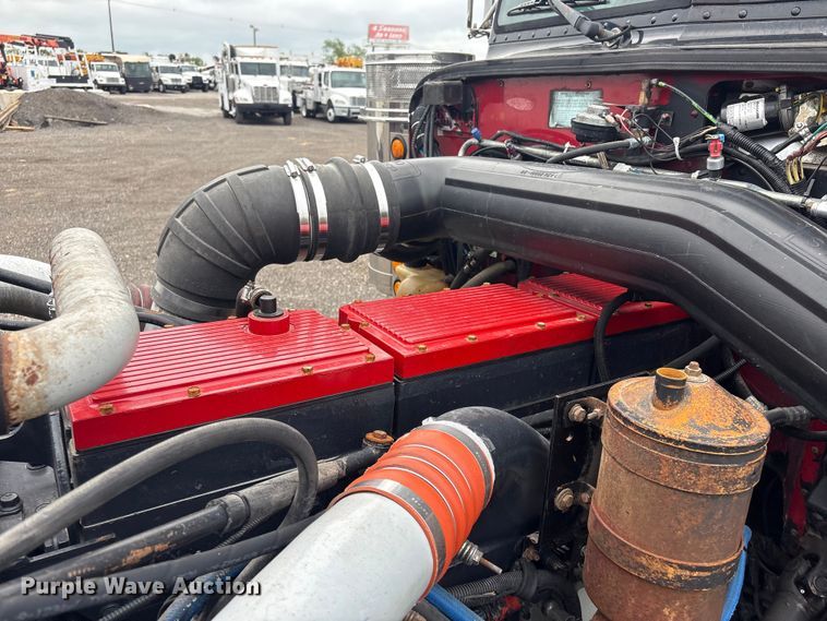 image for item EG9016 2003 Peterbilt 357 water truck