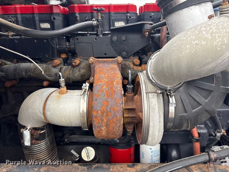 image for item EG9016 2003 Peterbilt 357 water truck