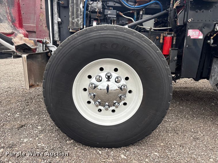 image for item EG9016 2003 Peterbilt 357 water truck
