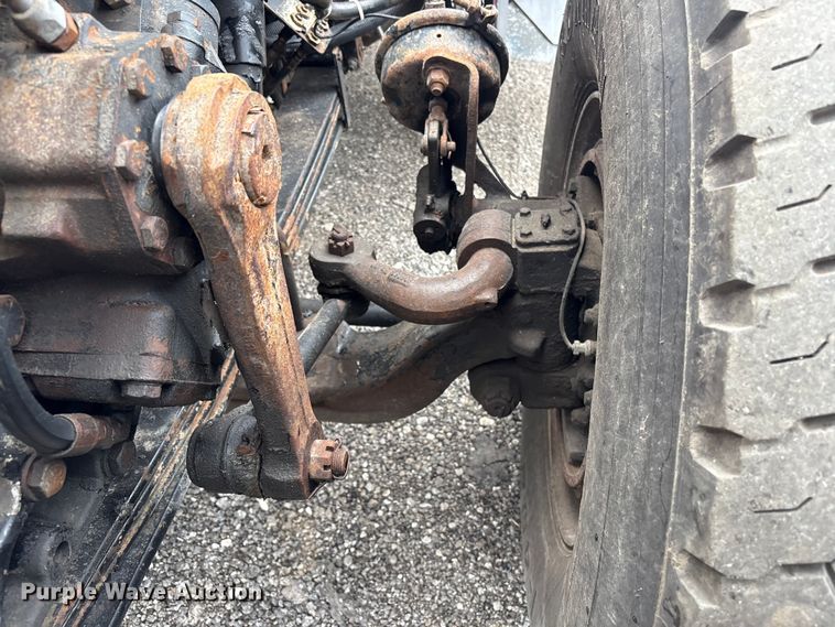 image for item EG9016 2003 Peterbilt 357 water truck