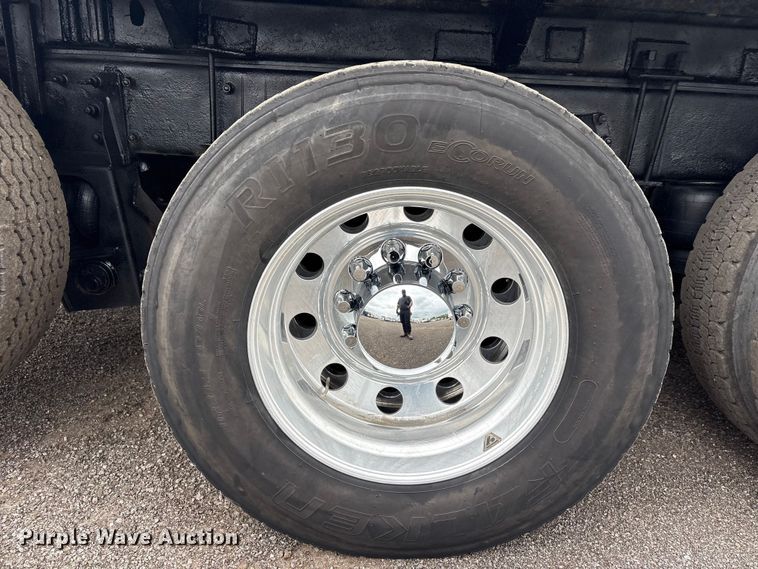 image for item EG9016 2003 Peterbilt 357 water truck