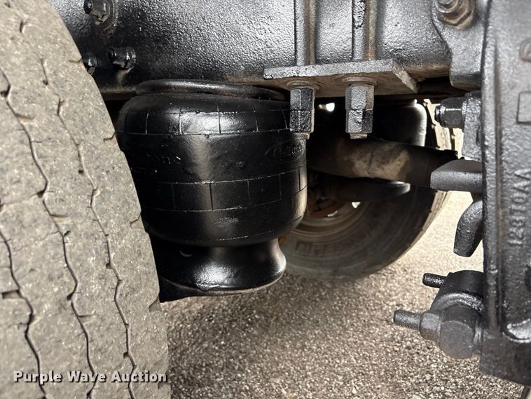 image for item EG9016 2003 Peterbilt 357 water truck