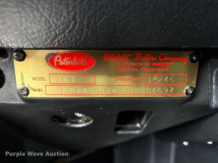image for item EG9016 2003 Peterbilt 357 water truck