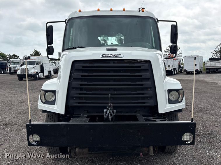 image for item EG9017 2013 Freightliner 108SD Crew Cab utility / service truck