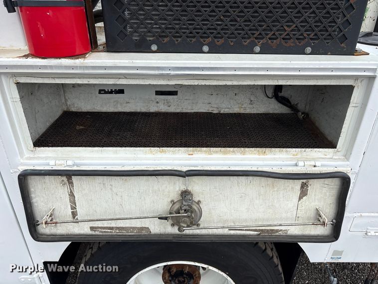image for item EG9017 2013 Freightliner 108SD Crew Cab utility / service truck