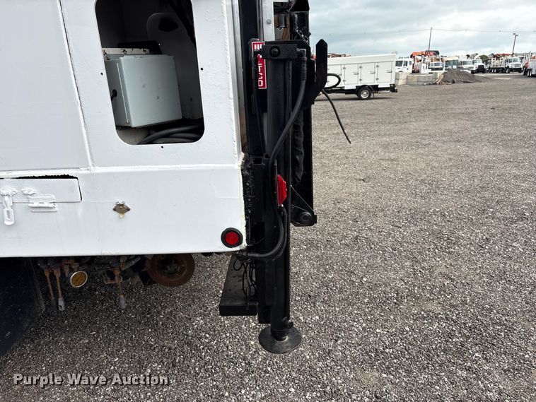 image for item EG9017 2013 Freightliner 108SD Crew Cab utility / service truck