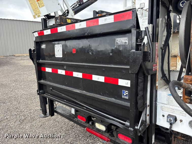 image for item EG9017 2013 Freightliner 108SD Crew Cab utility / service truck