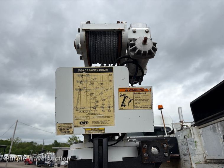 image for item EG9017 2013 Freightliner 108SD Crew Cab utility / service truck