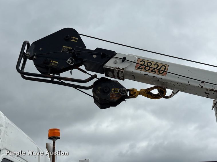 image for item EG9017 2013 Freightliner 108SD Crew Cab utility / service truck
