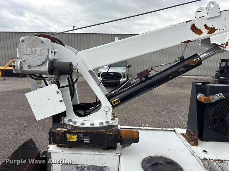 image for item EG9017 2013 Freightliner 108SD Crew Cab utility / service truck