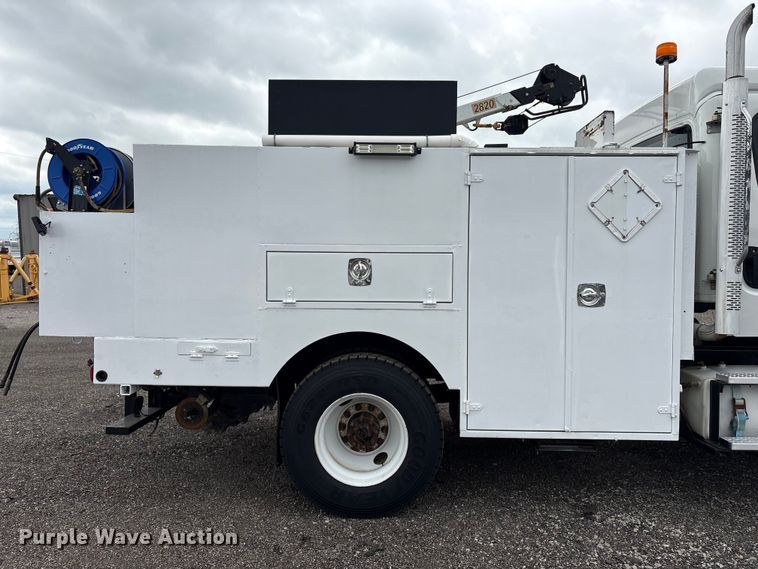 image for item EG9017 2013 Freightliner 108SD Crew Cab utility / service truck
