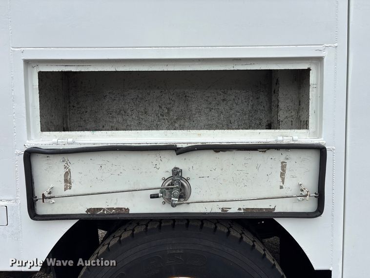 image for item EG9017 2013 Freightliner 108SD Crew Cab utility / service truck