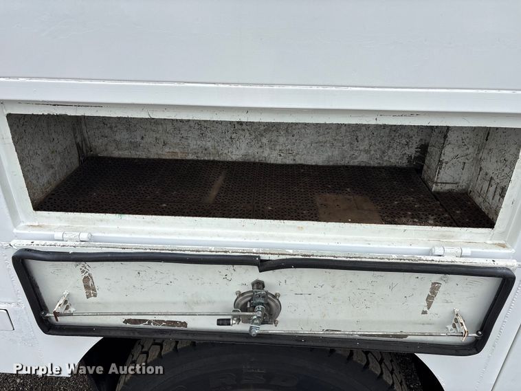 image for item EG9017 2013 Freightliner 108SD Crew Cab utility / service truck