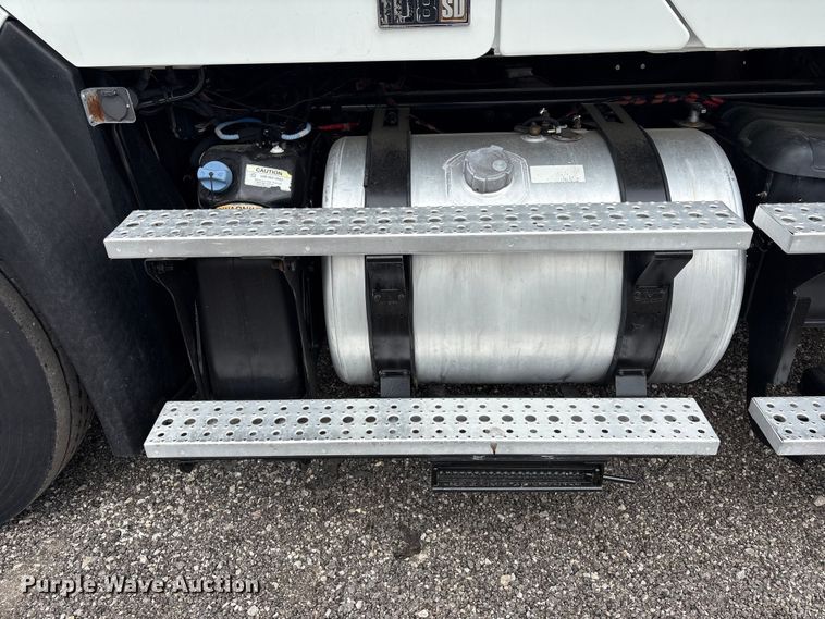 image for item EG9017 2013 Freightliner 108SD Crew Cab utility / service truck