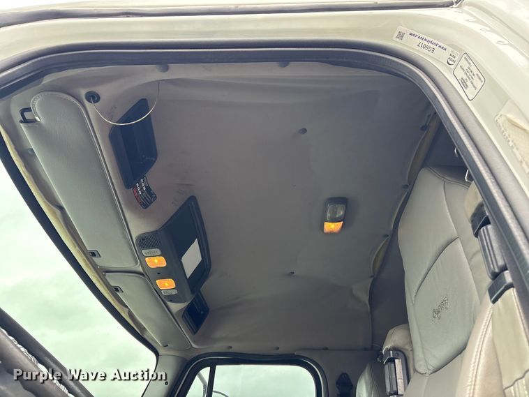 image for item EG9017 2013 Freightliner 108SD Crew Cab utility / service truck