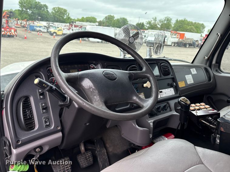image for item EG9017 2013 Freightliner 108SD Crew Cab utility / service truck