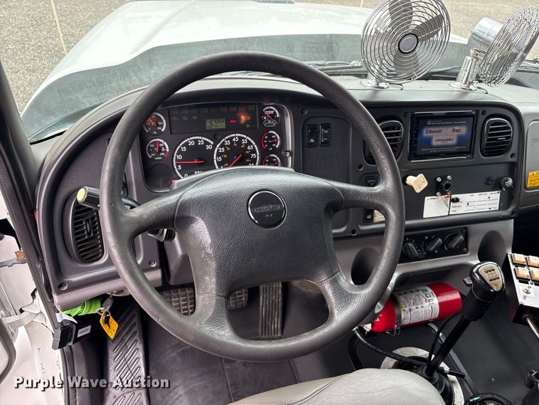 image for item EG9017 2013 Freightliner 108SD Crew Cab utility / service truck