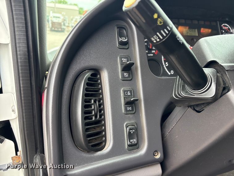 image for item EG9017 2013 Freightliner 108SD Crew Cab utility / service truck